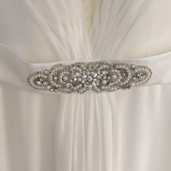 Lilian West wedding dress - Picture 3 of 10